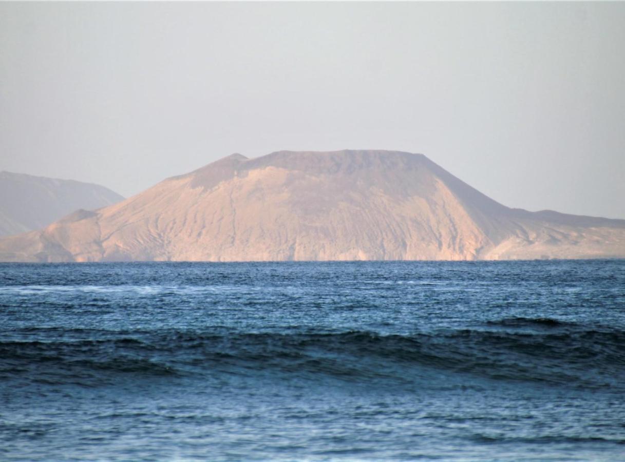 Canaryislandshost L Famara Surfer Dış mekan fotoğraf